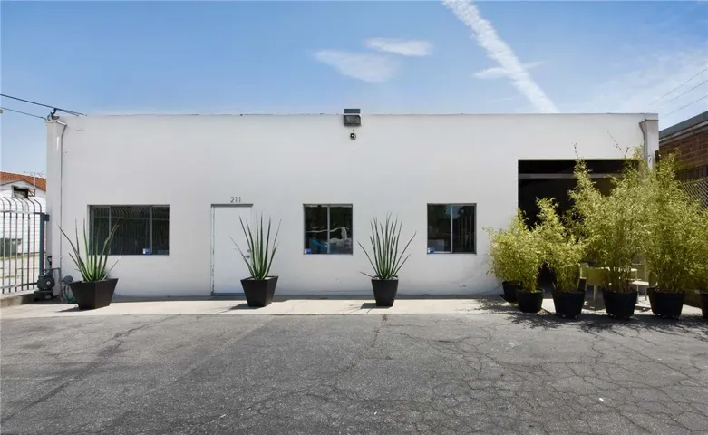211 W Beach Avenue, Inglewood, California 90302