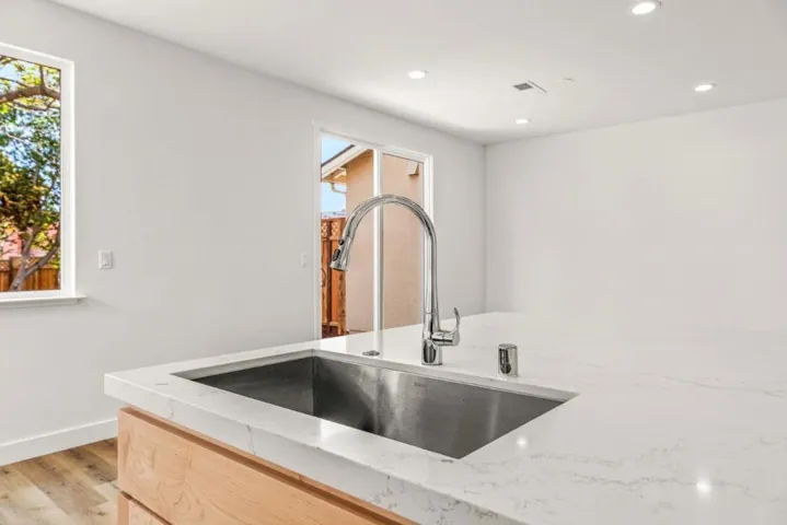 40th Avenue, Santa Cruz, California 95062