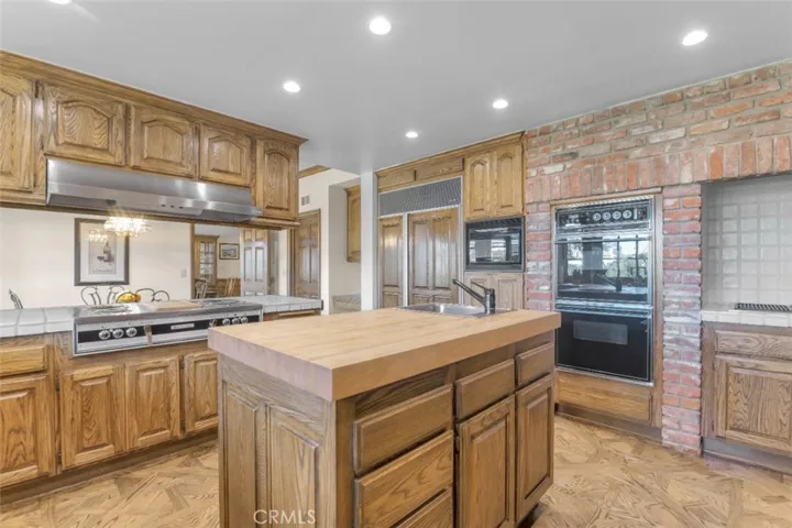 24777 Calvert Street, Woodland Hills, California 91367
