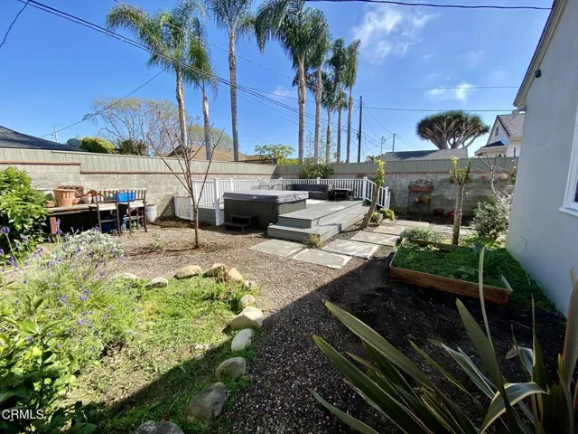 26 - 538 S Dos Caminos - Backyard - Hot