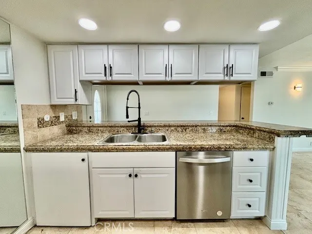 904 W Balboa Blvd., Newport Beach, California 92661