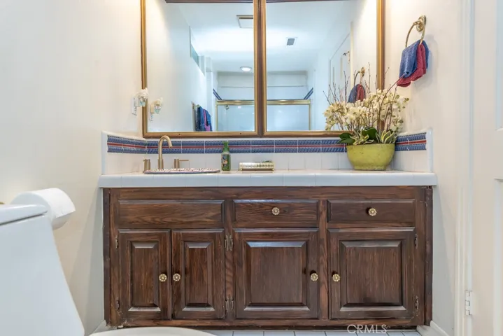 Full bath side 2