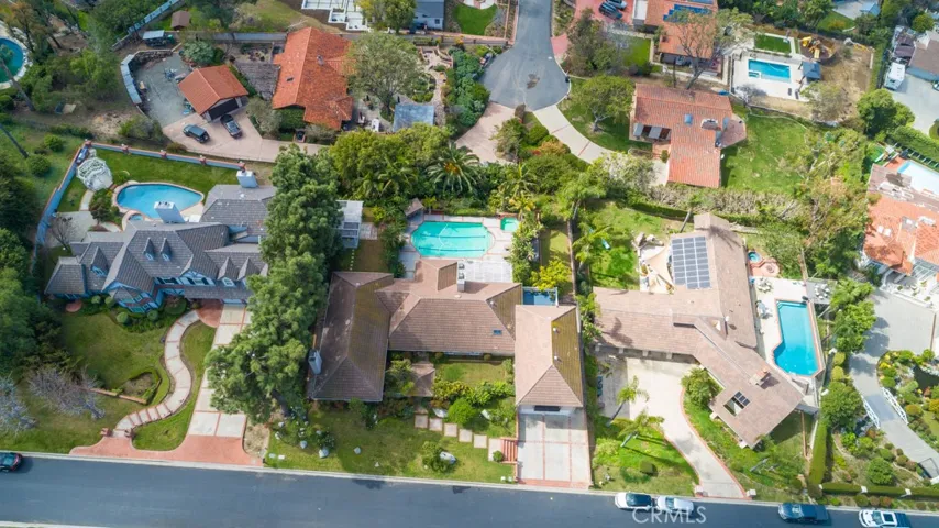 Drone view of house (middle of picture)