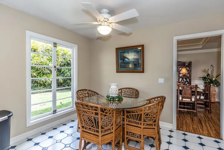 Breakfast area