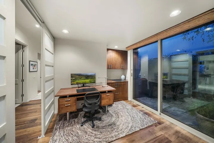 74009 DESERT TENAJA TRAIL 32