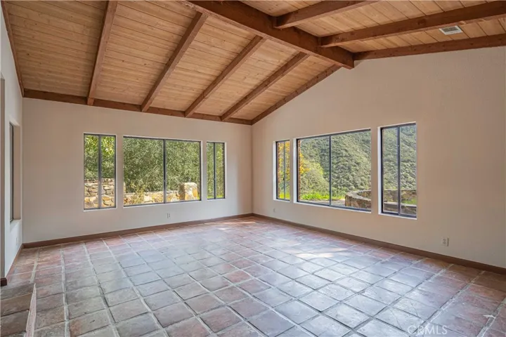 48703 De Luz Road, Temecula, California 92590