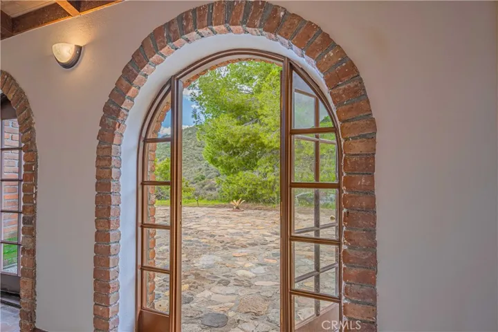 48703 De Luz Road, Temecula, California 92590