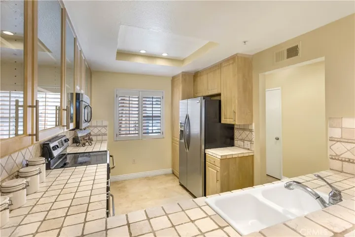 40 Villa Point Drive, Newport Beach, California 92660