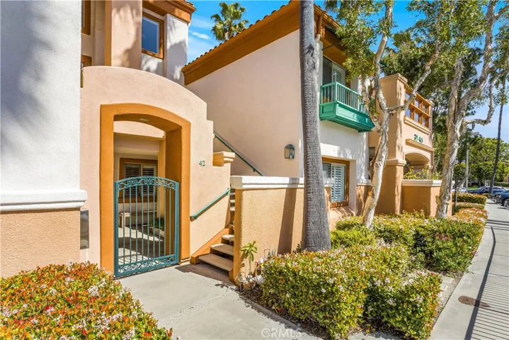 40 Villa Point Drive, Newport Beach, California 92660