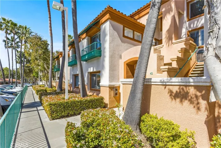 40 Villa Point Drive, Newport Beach, California 92660