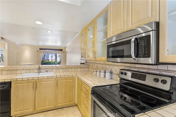 40 Villa Point Drive, Newport Beach, California 92660