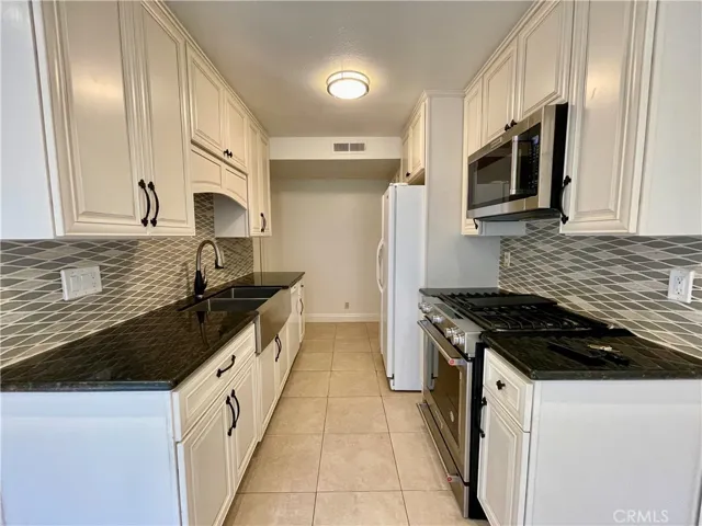 26413 Via Damasco 2, Mission Viejo, California 92691