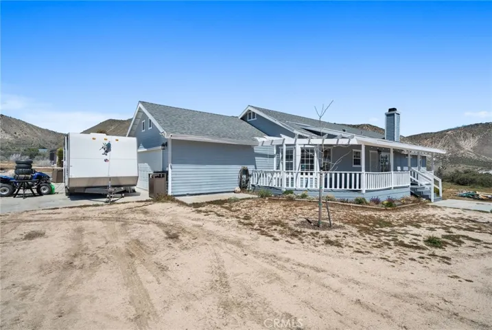 6425 Paramount Road, Phelan, California 92371