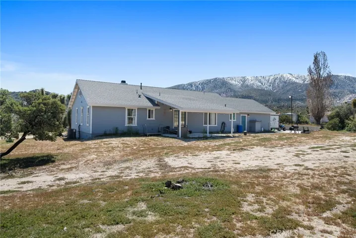 6425 Paramount Road, Phelan, California 92371