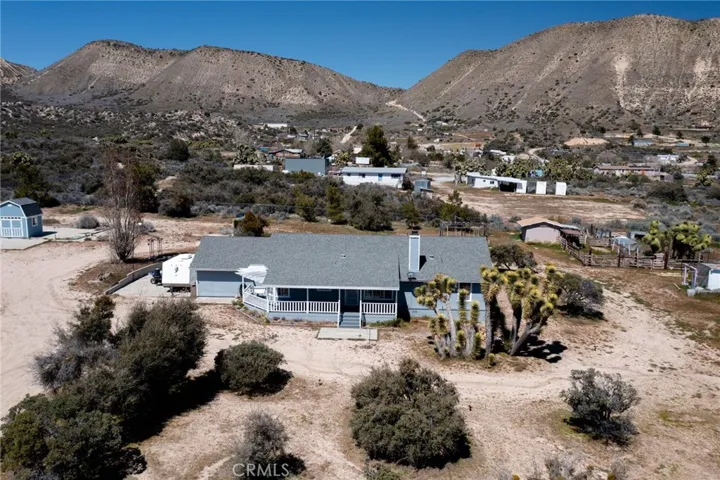 6425 Paramount Road, Phelan, California 92371