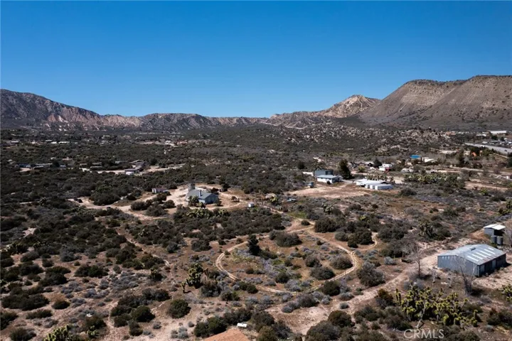 6425 Paramount Road, Phelan, California 92371
