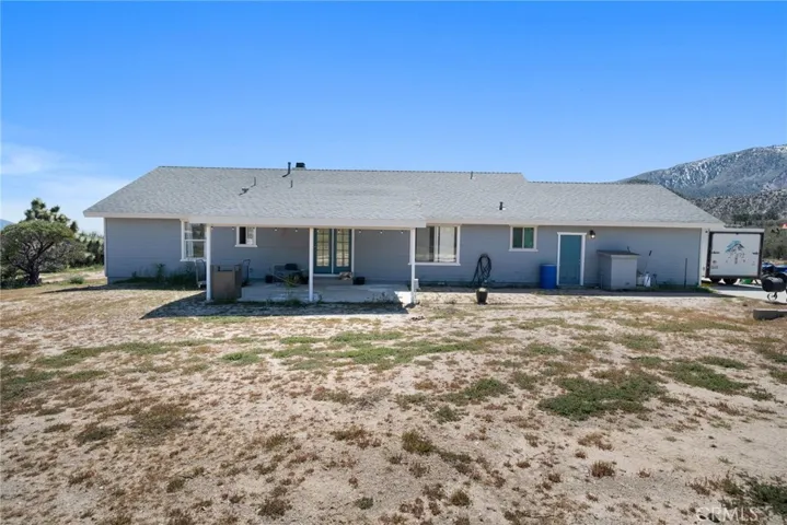 6425 Paramount Road, Phelan, California 92371