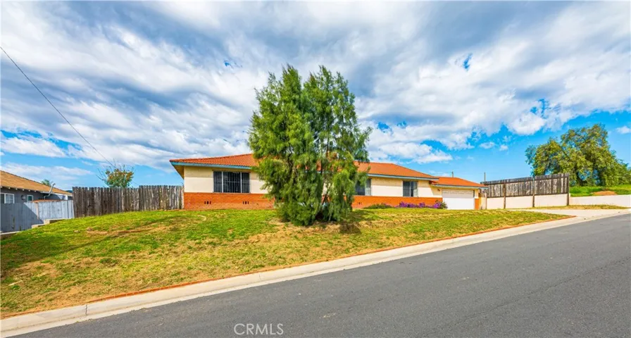 413 Avenue 6, Lake Elsinore, California 92530