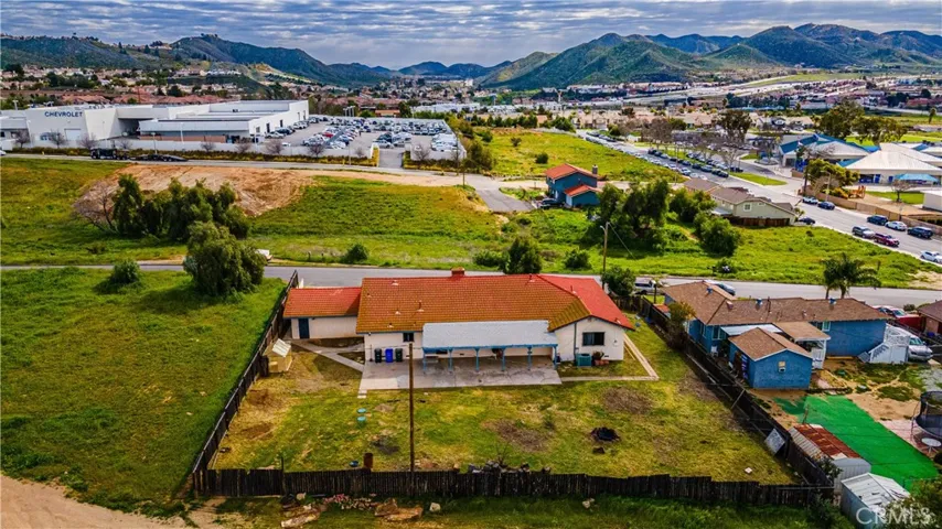413 Avenue 6, Lake Elsinore, California 92530