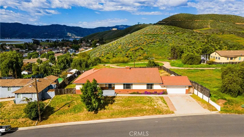 413 Avenue 6, Lake Elsinore, California 92530