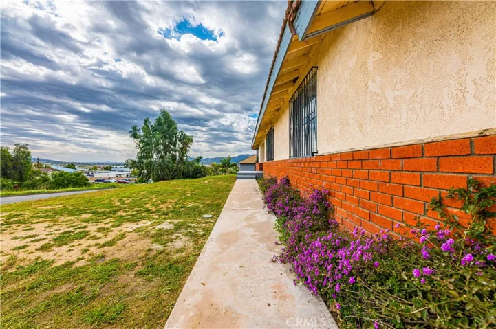 413 Avenue 6, Lake Elsinore, California 92530