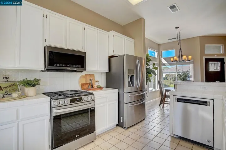 1690 Roxbury Way, Brentwood, California 94513