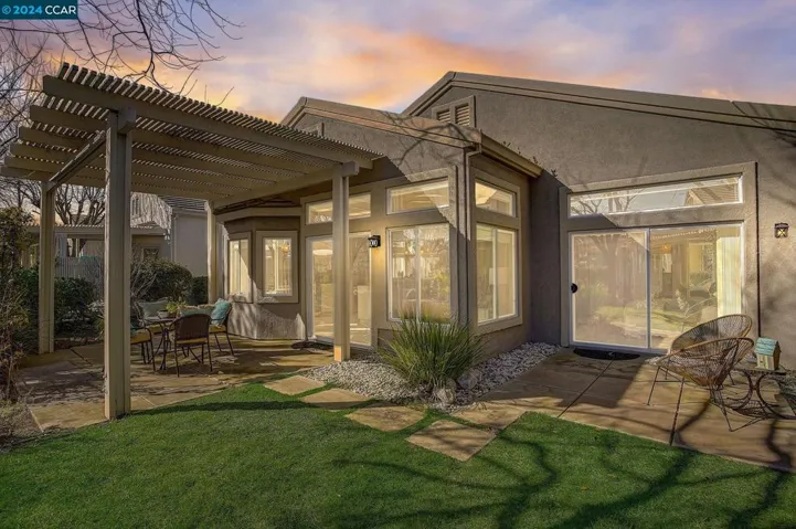 1690 Roxbury Lane Brentwood