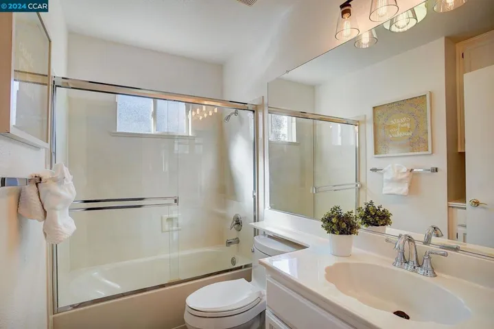 1690 Roxbury Way, Brentwood, California 94513