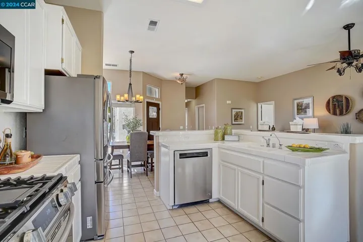 1690 Roxbury Way, Brentwood, California 94513