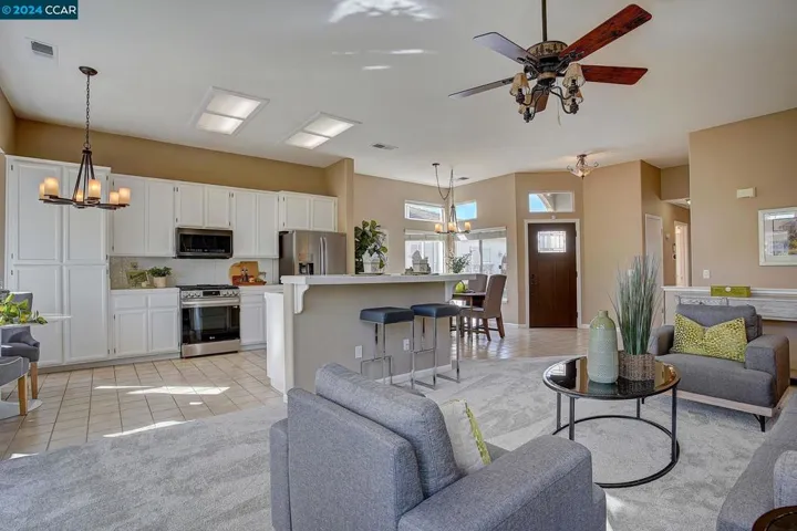 1690 Roxbury Way, Brentwood, California 94513