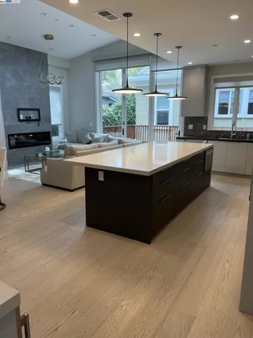 466 Ruthven, Palo Alto, California 94301