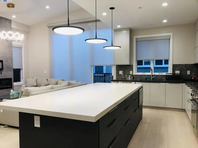 466 Ruthven, Palo Alto, California 94301