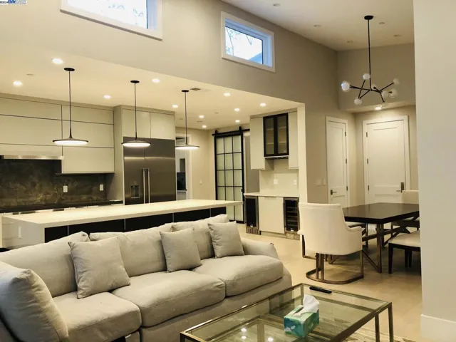 466 Ruthven, Palo Alto, California 94301