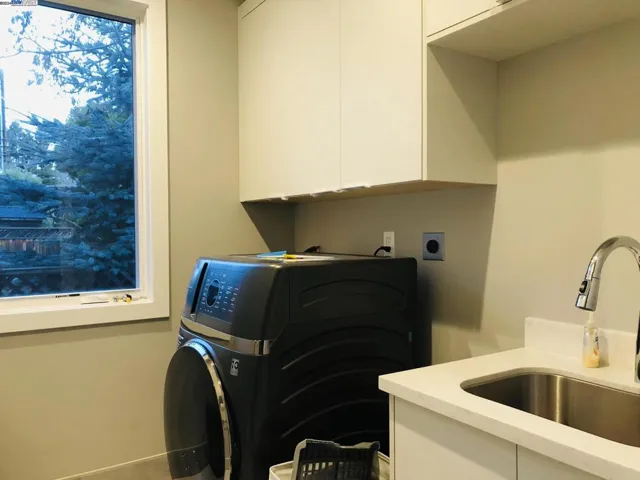 466 Ruthven, Palo Alto, California 94301