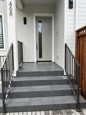 466 Ruthven, Palo Alto, California 94301