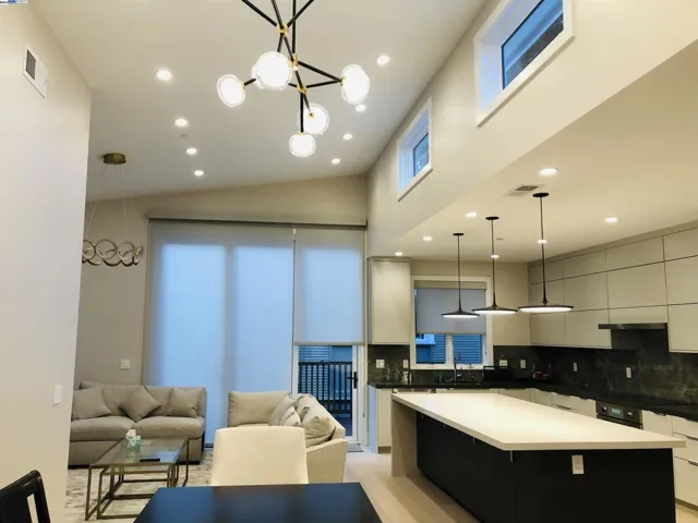 466 Ruthven, Palo Alto, California 94301