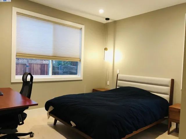 466 Ruthven, Palo Alto, California 94301