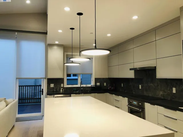 466 Ruthven, Palo Alto, California 94301
