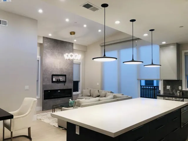 466 Ruthven, Palo Alto, California 94301