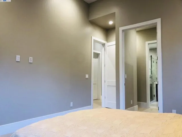 466 Ruthven, Palo Alto, California 94301