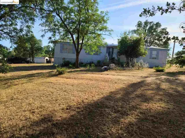 17703 Bright Path Anderson, Anderson, California 96007-8604