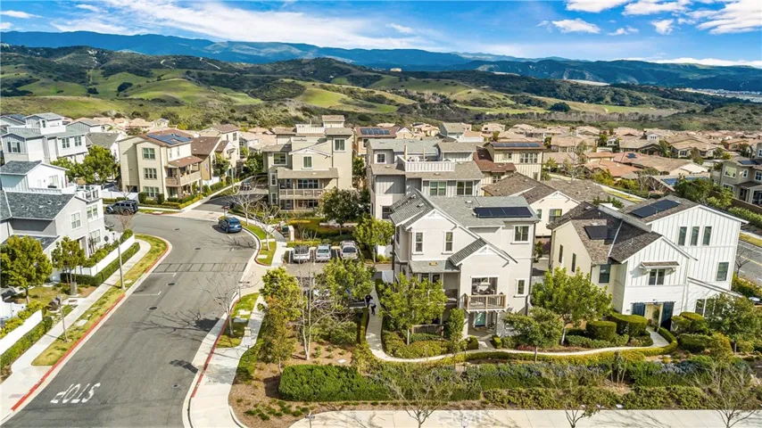 102 Vasto Street, Rancho Mission Viejo, California 92694