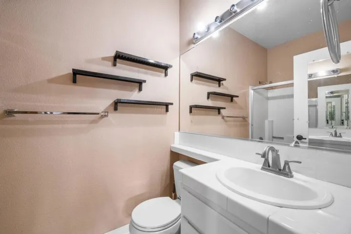 2250 Camino De La Reina 6304, San Diego, California 92108