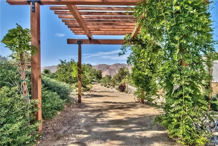 13720 Palomino Creek Drive, Corona, California 92883