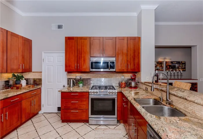 13720 Palomino Creek Drive, Corona, California 92883