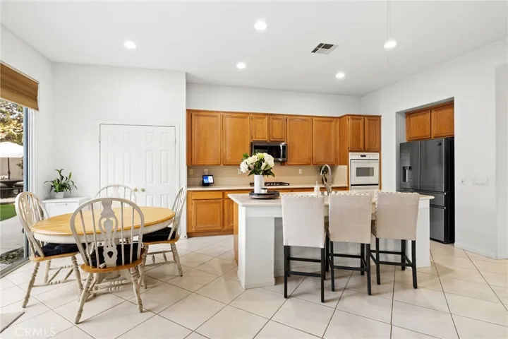 Open concept kitchen with an island.