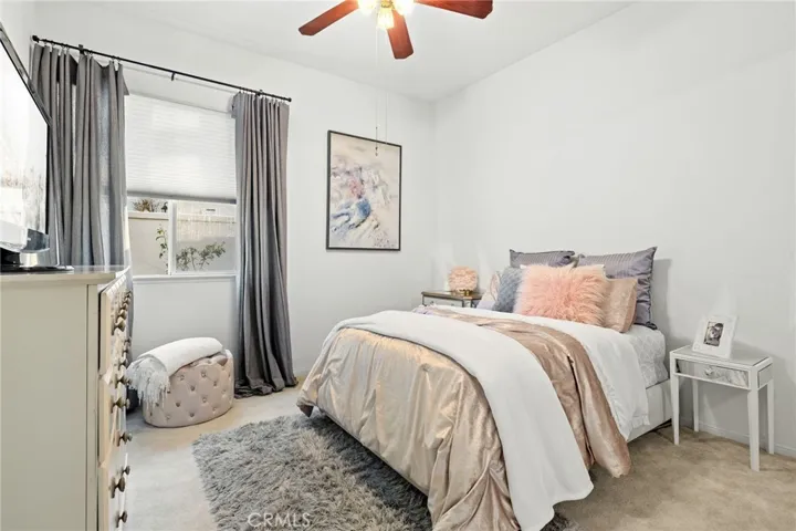 Guest bedroom.