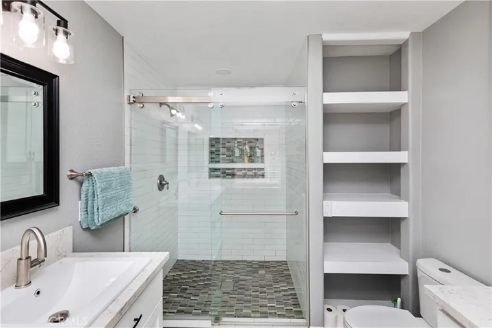 30010 Clear Water Drive, Canyon Lake, California 92587