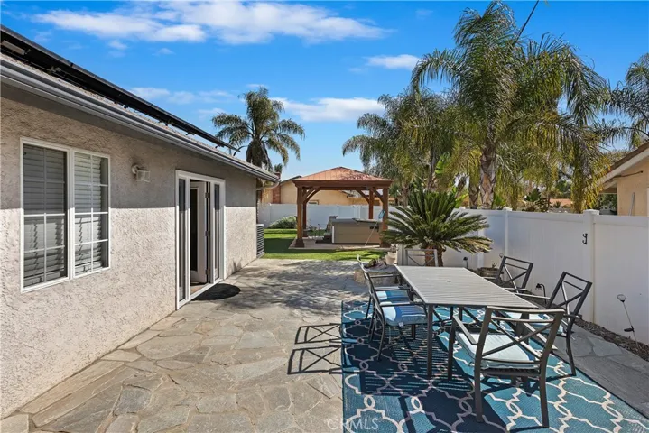 30010 Clear Water Drive, Canyon Lake, California 92587