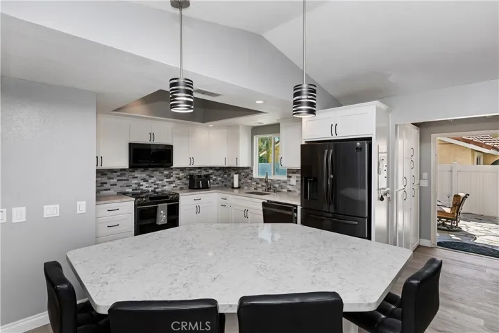 30010 Clear Water Drive, Canyon Lake, California 92587
